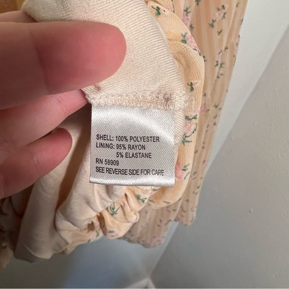 Gianni Bini Puff Sleeve Blouse Tan Pink Floral - Picture 10 of 11